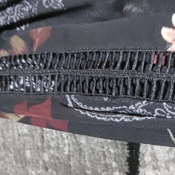 GIMMICKS BY BKE FLORAL DESIGN MESH OPEN SHOULDER V-NECK CROCHET DETAILS BLOUSE - Picture 12 of 12